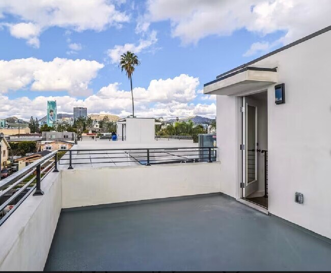 Building Photo - 6222 Banner Ave