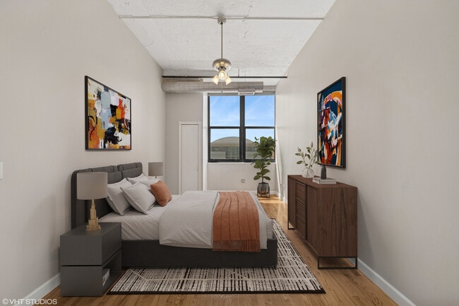 Building Photo - 221 E Cullerton St