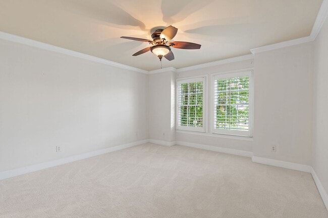 Building Photo - 298 Gillette Dr