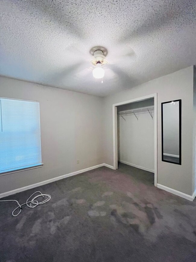 Building Photo - 3 BR/ 2 BA home located in Killearn Acres!