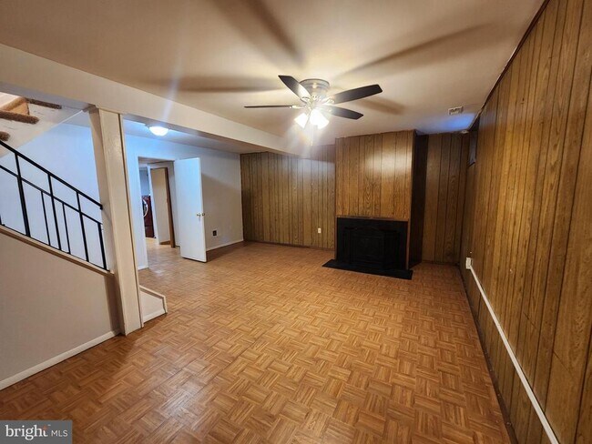 Building Photo - 8108 Salt Lake Dr