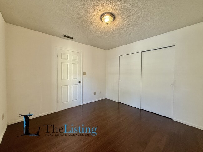 Building Photo - 8724 Mallard Reserve Dr
