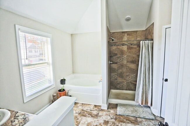 Building Photo - 1328 Black Oak Cir