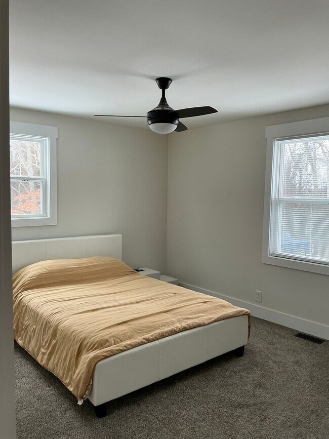 Building Photo - 915 Shearor St