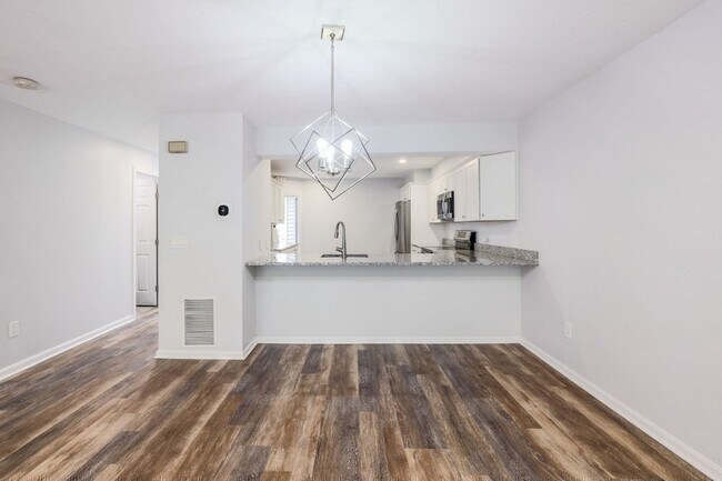 Building Photo - 78 Pointe Rok Dr