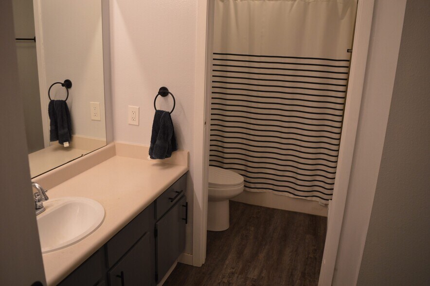 Building Photo - 5333 Brody Dr