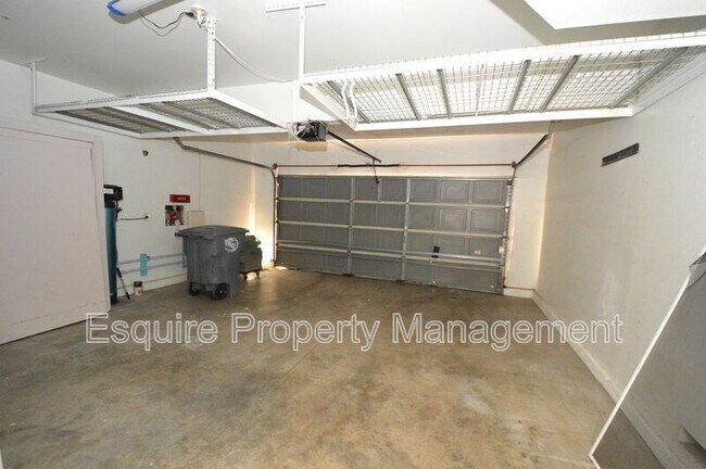 Building Photo - 227 Galante Way