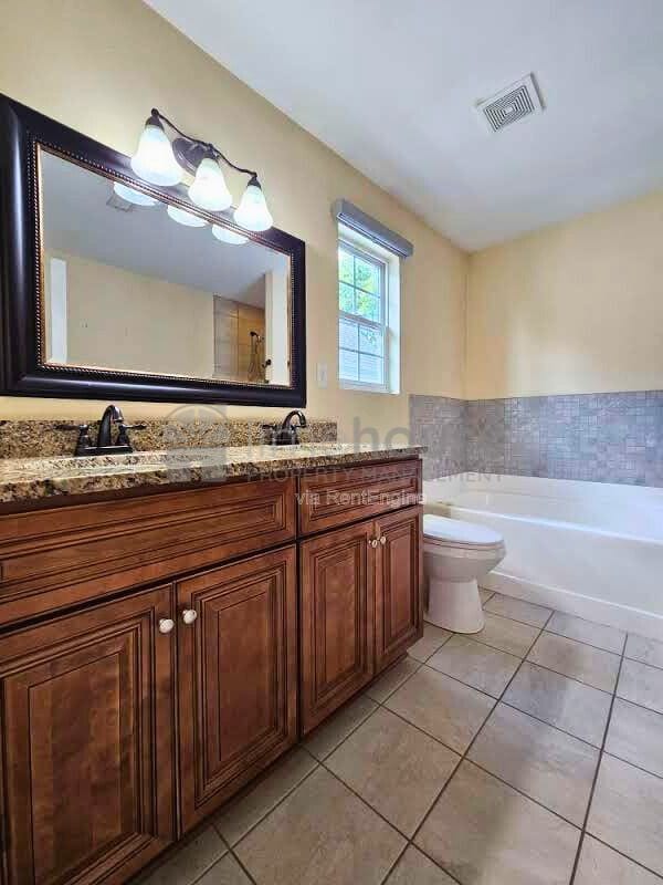 Building Photo - 1408 Colon Ave