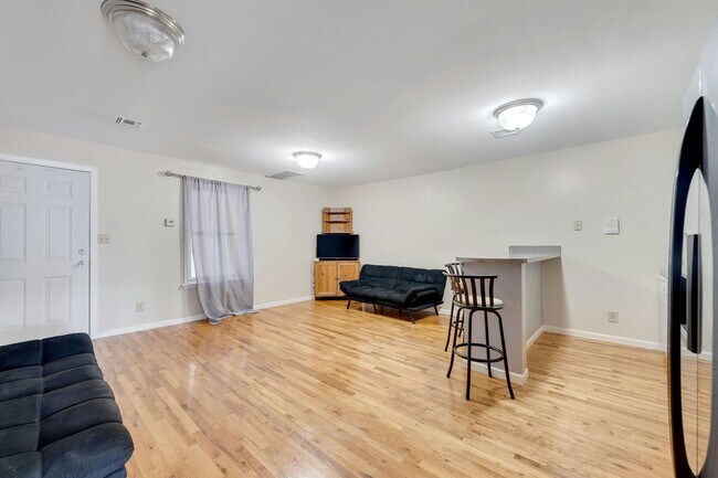 Building Photo - 4413 Park Ave
