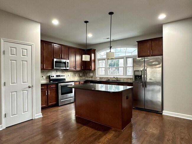 Building Photo - 283 Hugh Shelton Loop