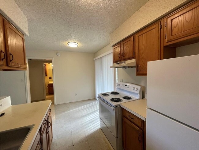 Building Photo - 113 Hillside Dr