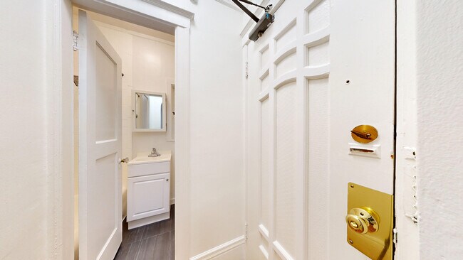 Building Photo - 522 Geary St