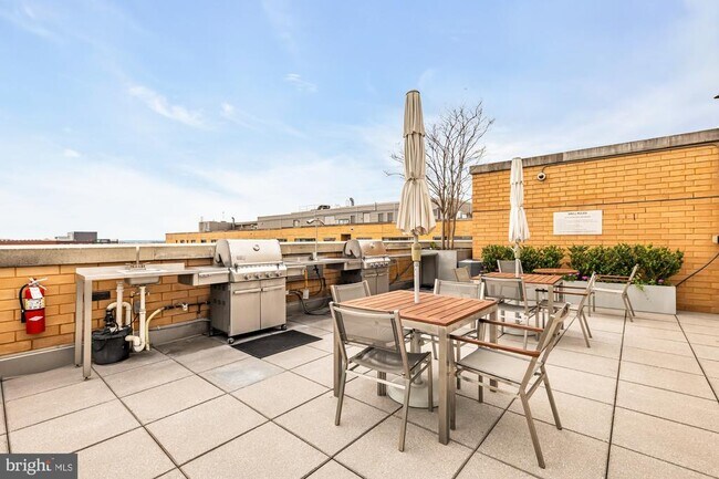 Building Photo - 475 K St NW