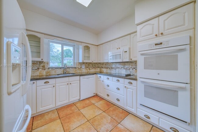 Building Photo - 1435 Blue Rd