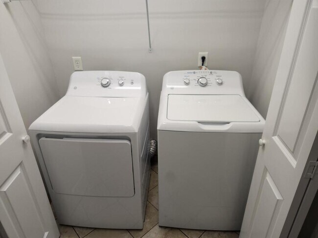 Building Photo - 216 Double Eagle Dr