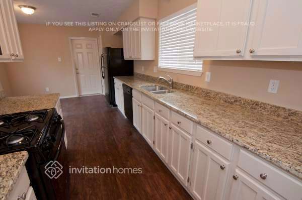 Building Photo - 7319 Echo Pines Dr