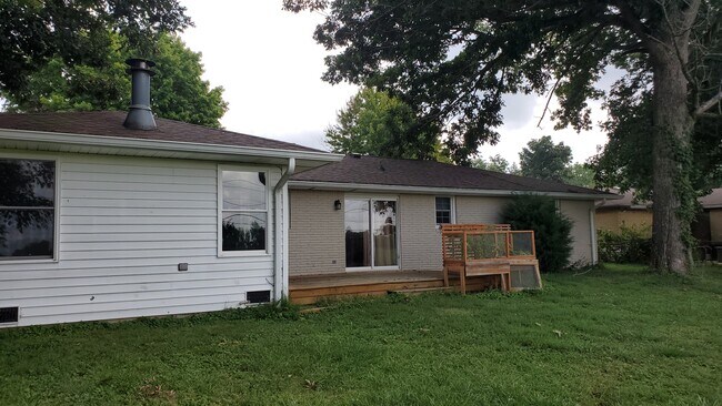 Building Photo - 1409 Evelyn Ln