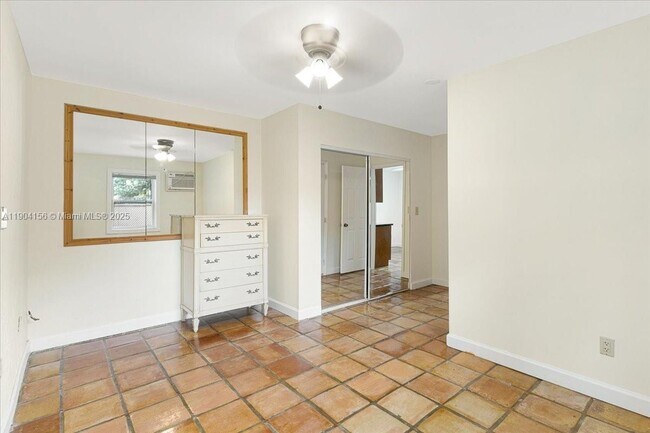 Building Photo - 4421 SW 73rd Terrace