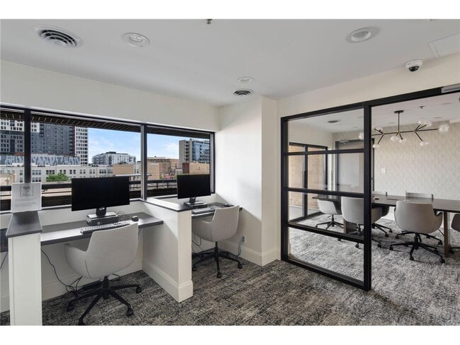 Building Photo - 20 NE 2nd St