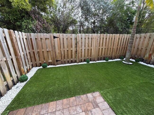 Building Photo - 211 SW 159th Ter