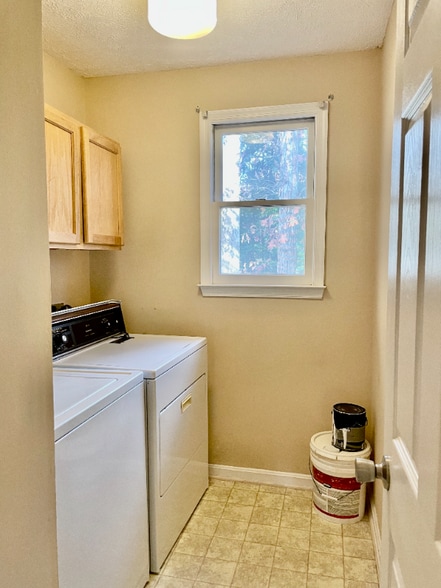 Building Photo - 26125 Cresent Ln