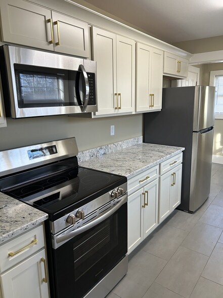 Building Photo - 404 Delaware Ave