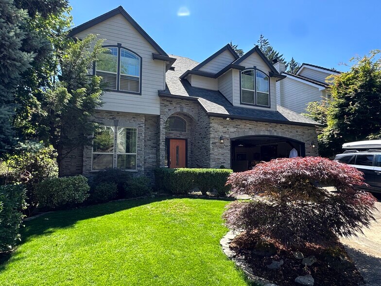 Very safe neighborhood and well maintained house - 1404 SW Dickinson Ln