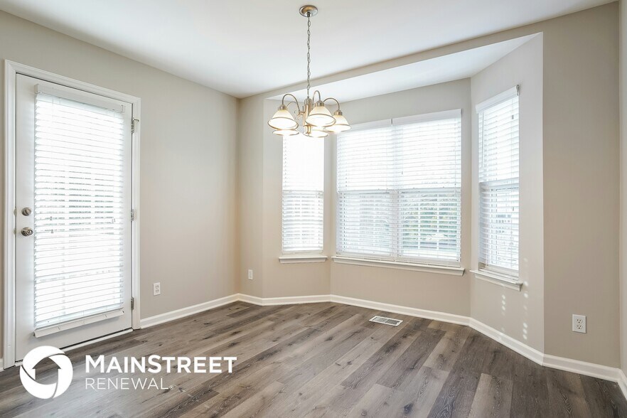 Building Photo - 6105 Buckhorn Rd