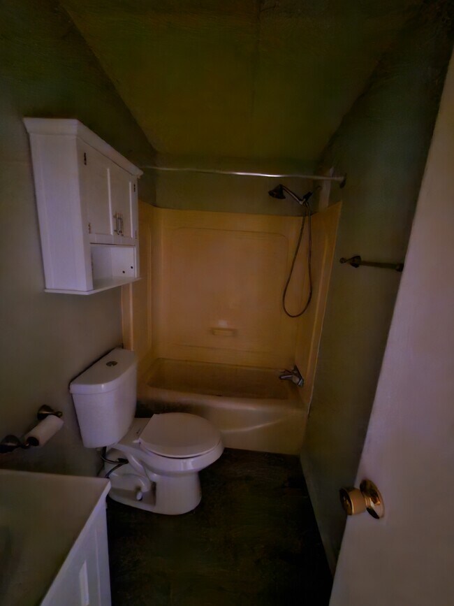 Building Photo - 2519 Openview Dr