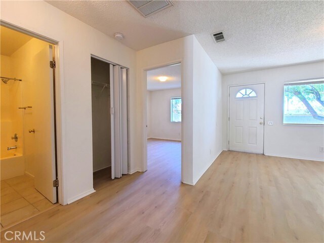 Building Photo - 12694 Valley View St