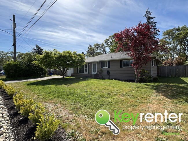 Building Photo - Gorgeous 3 Bed 1 Bath Home in Lakewood, WA!