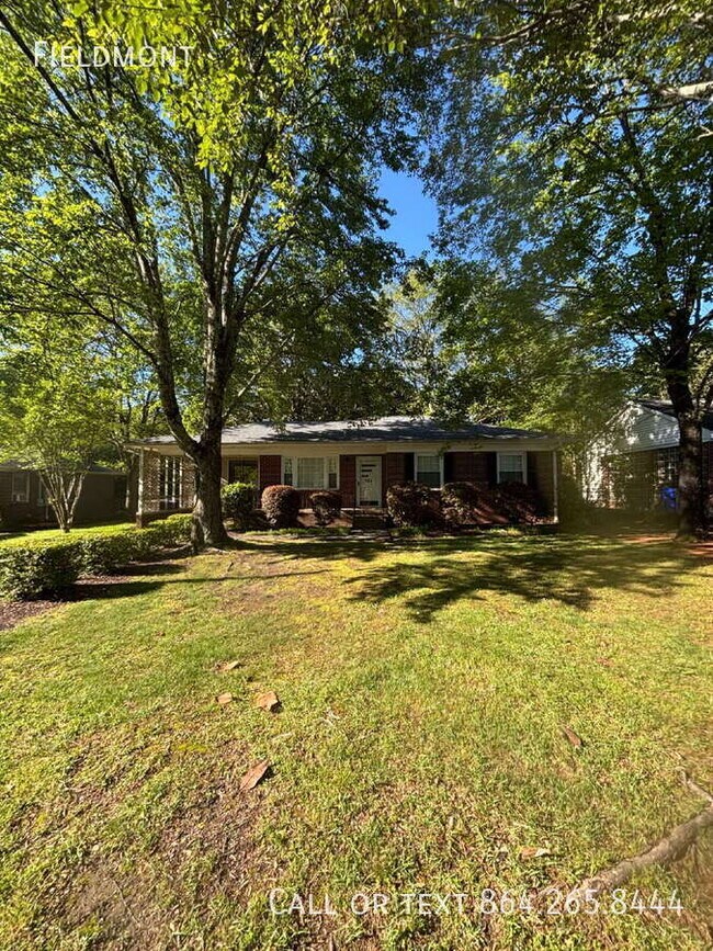 Building Photo - 104 Crescent Ridge Dr