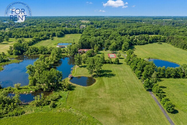 Building Photo - 7255 E Baldwin Rd