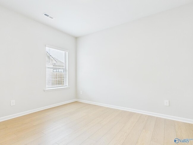 Building Photo - 17993 Longleaf Dr
