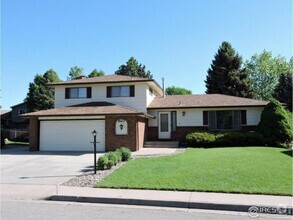 Building Photo - 927 Scotch Elm Dr