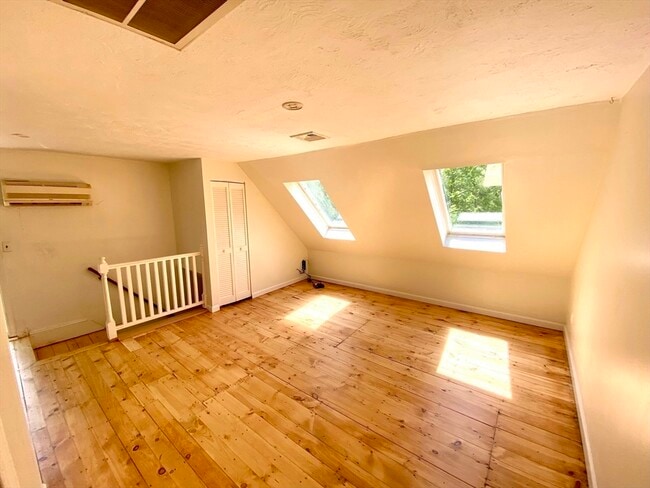 Building Photo - 161 Cedar St