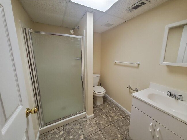 Building Photo - 2533 Hunton Ct