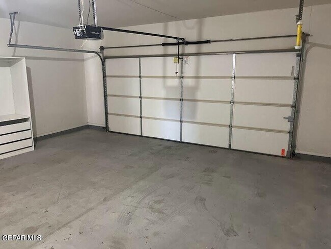 Building Photo - 7561 Red Cedar Dr