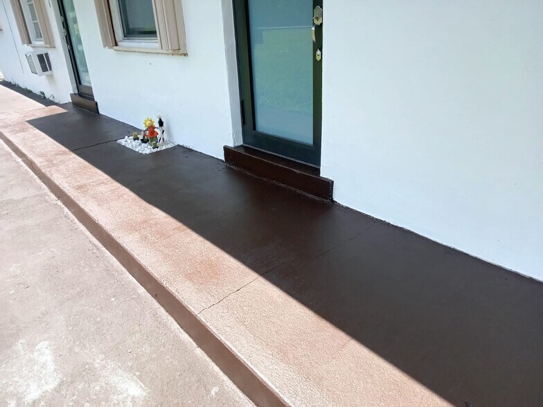 Building Photo - 838 NW 98th St