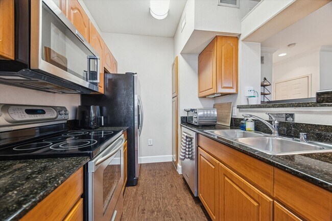 Building Photo - 3231 Allen Pkwy