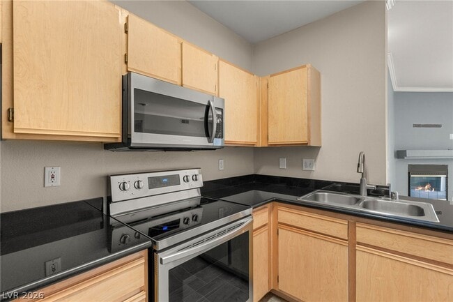 Building Photo - 2900 Sunridge Heights Pkwy