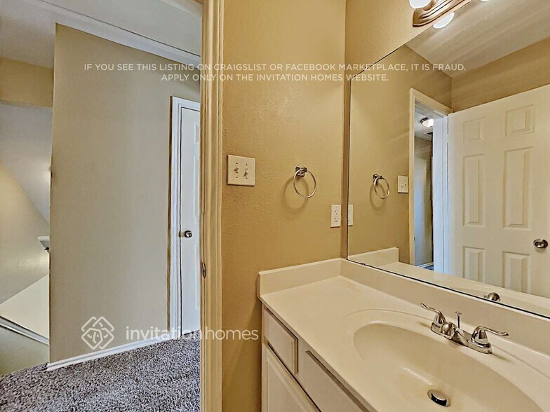 Building Photo - 304 Stringer Dr