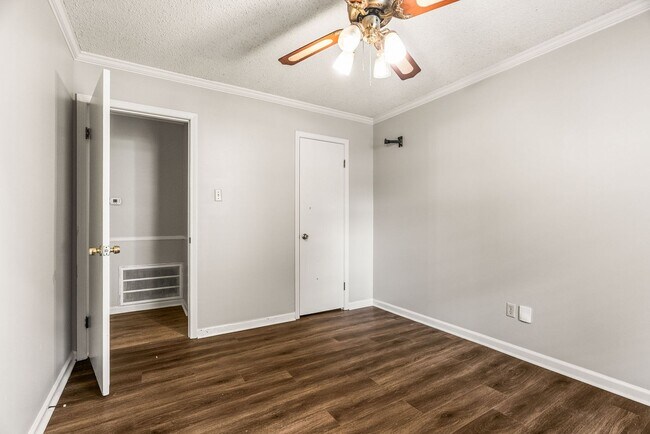 Building Photo - Updated House for Rent in Maumelle – Spaci...