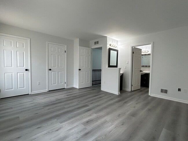 Building Photo - 658 Corsica Ave