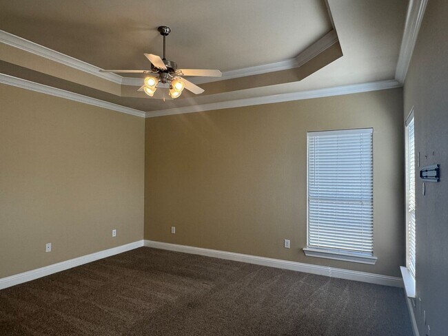 Building Photo - Beautiful 4 Bed/3 Bath Home For Lease In Z...