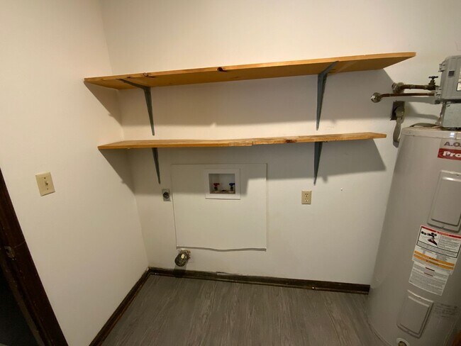 Building Photo - 421-421 N Shiloh Ave