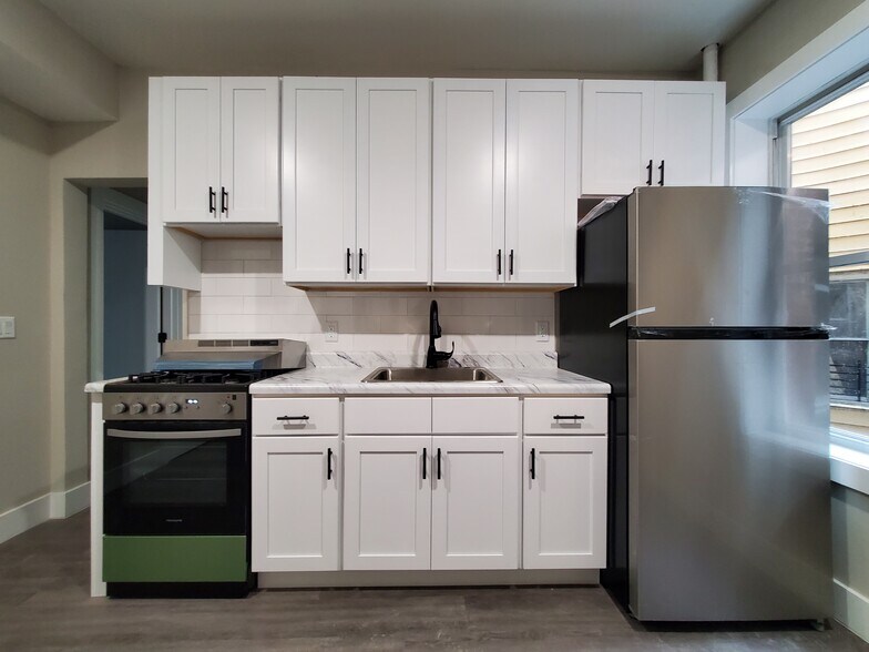 104 Belmont 2A - 102 Belmont Ave