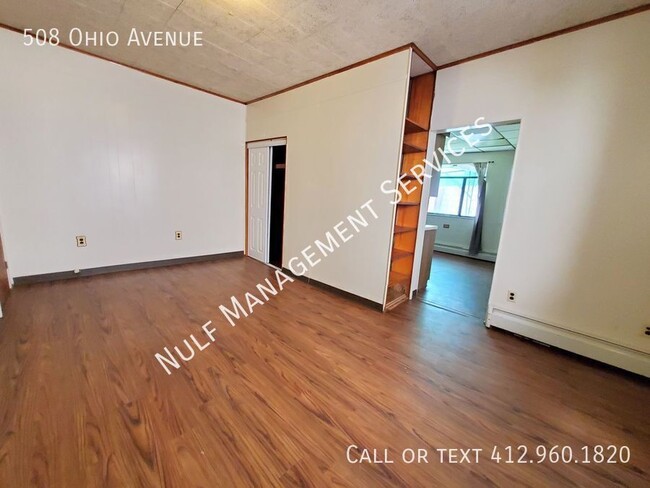 Building Photo - Eligible for Section 8: 3 Bed, 1.5 Bath Ho...