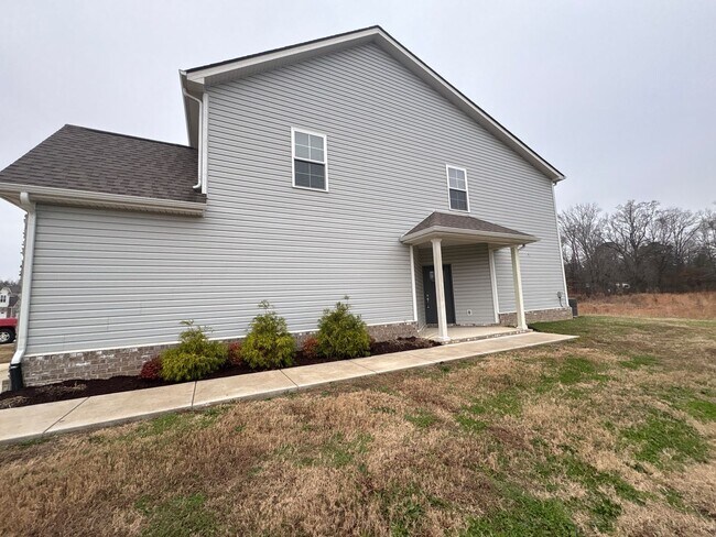 Building Photo - 94 Creek Wood Rd