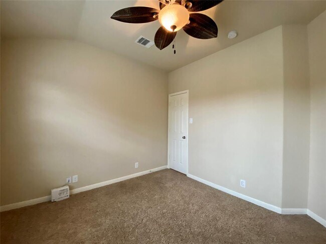 Building Photo - 1310 W Parmer Ln